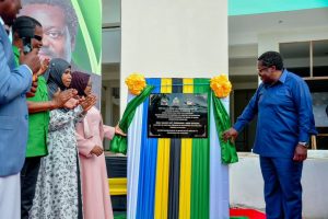 Dkt. Nchimbi Aweka Jiwe la Msingi wa Maabara za Sayansi na Skuli ya Kilimo SUZANa mwandishi wet