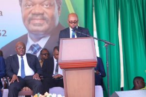 Dkt. Nchimbi Aweka Jiwe la Msingi wa Maabara za Sayansi na Skuli ya Kilimo SUZANa mwandishi wet(4)