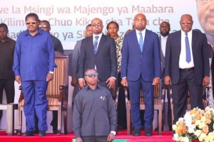 Dkt. Nchimbi Aweka Jiwe la Msingi wa Maabara za Sayansi na Skuli ya Kilimo SUZANa mwandishi wet(5)