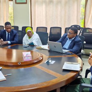 Uongozi wa Taasisi ya Wakaguzi wa Ndani Tanzania (IIA) umekutana na uongozi wa Chuo Kikuu Cha T(2)