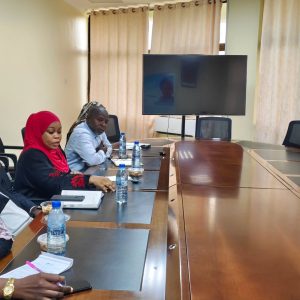 Uongozi wa Taasisi ya Wakaguzi wa Ndani Tanzania (IIA) umekutana na uongozi wa Chuo Kikuu Cha T(4)